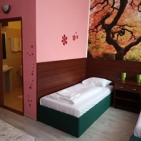 Hubert Hotel