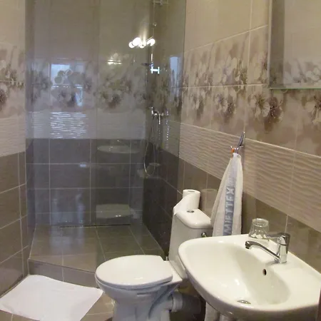 Hubert Ξενοδοχείο