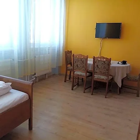 Hubert Отель 3*