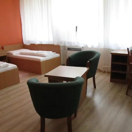 Hubert Hotel Nové Zámky